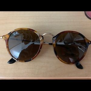 Round tortoise Ray-Bans